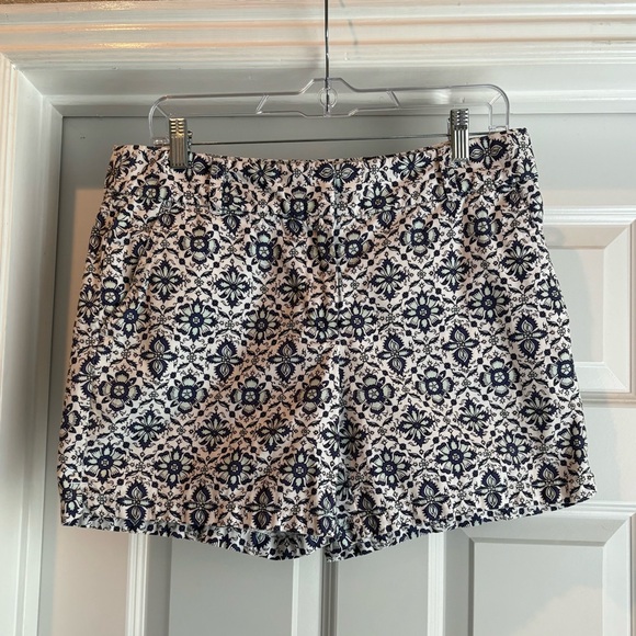 LOFT Pants - LOFT Navy and White Floral Shorts